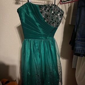 Green beautiful knee length dress.